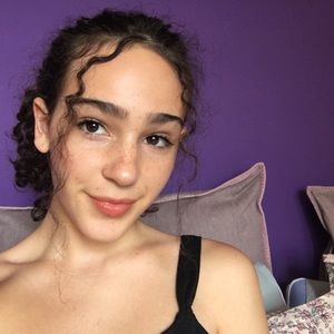 Meet your Posher, Roxana